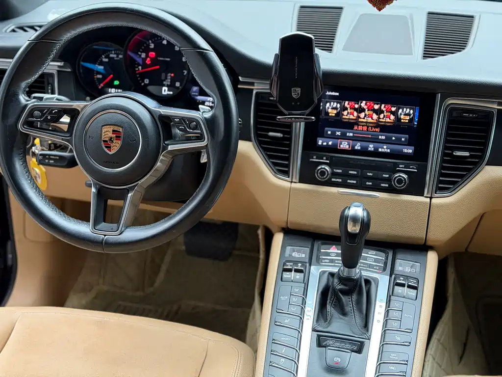 Porsche Macan 2018 — фото 9