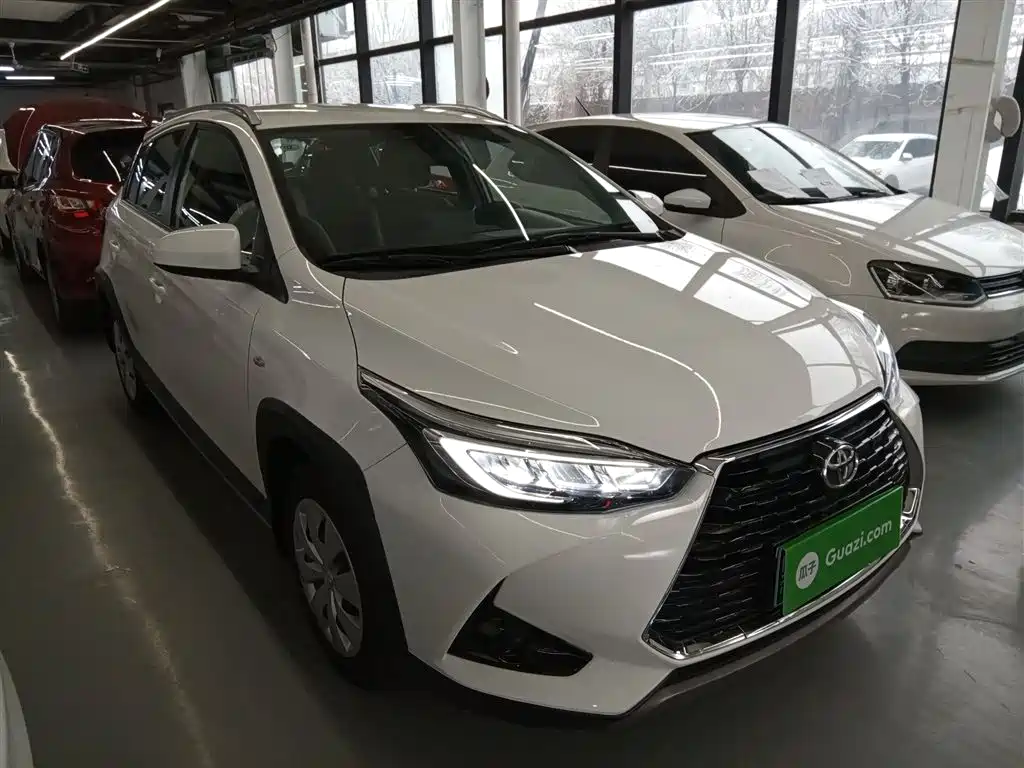 Toyota Yaris L 2022 — фото 4