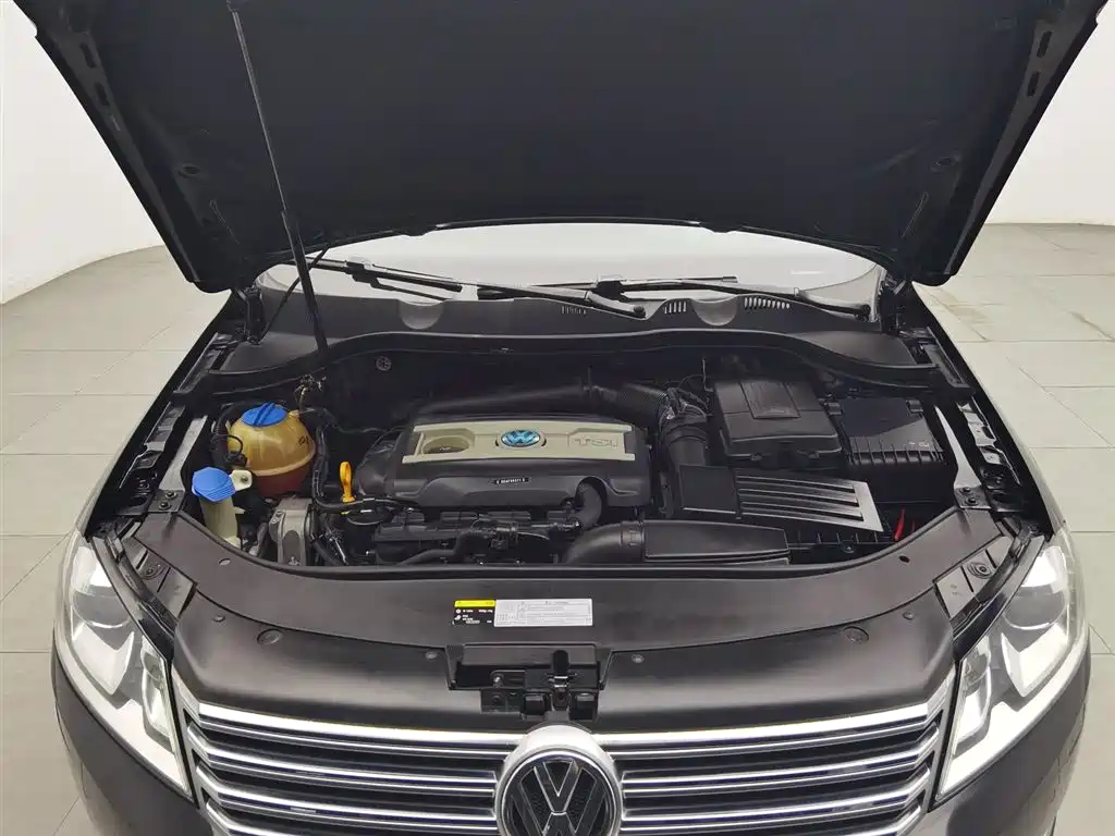 Volkswagen Magotan 2016