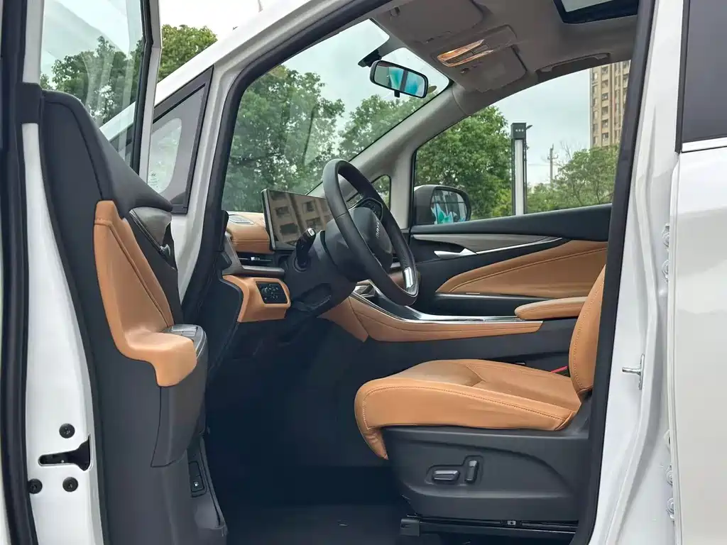 Maxus G50 Plug-In Hybrid 2025 — фото 15