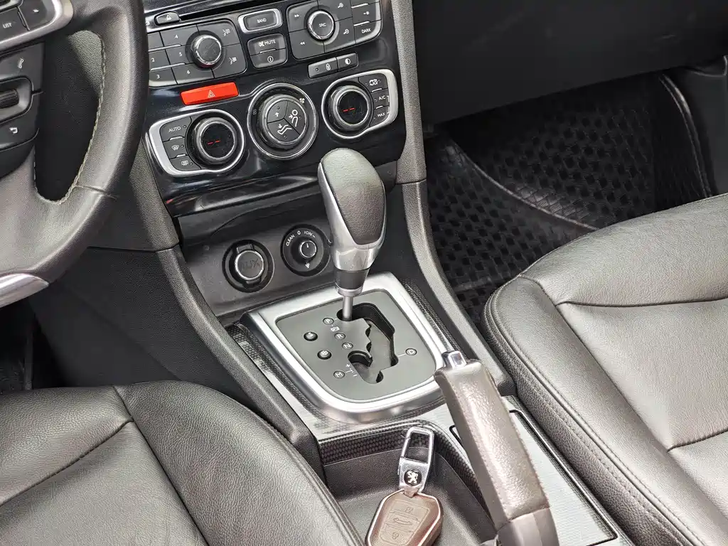 Citroen C4L 2014 — фото 11
