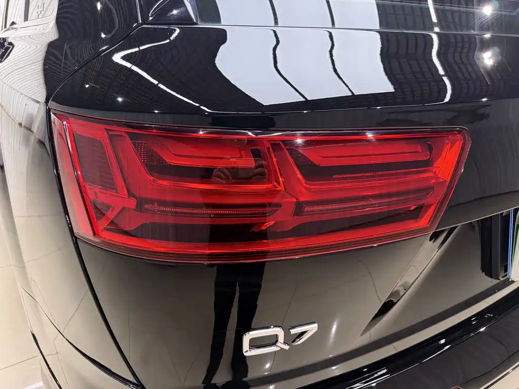 Audi Q7 2019 — фото 15