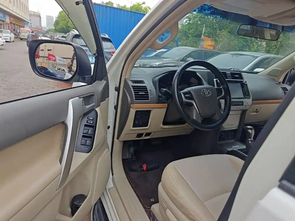 Toyota Prado 2018 — фото 16