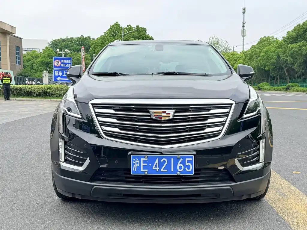 Cadillac XT5 2017 — фото 2