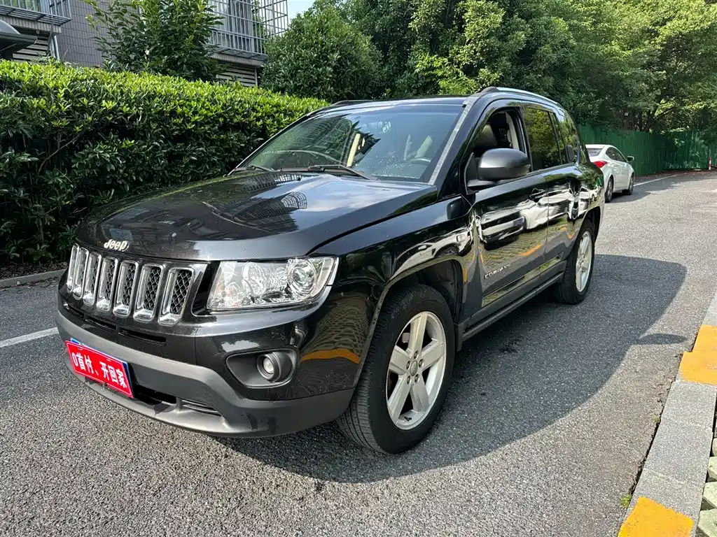 Jeep Compass 2011 — фото 3