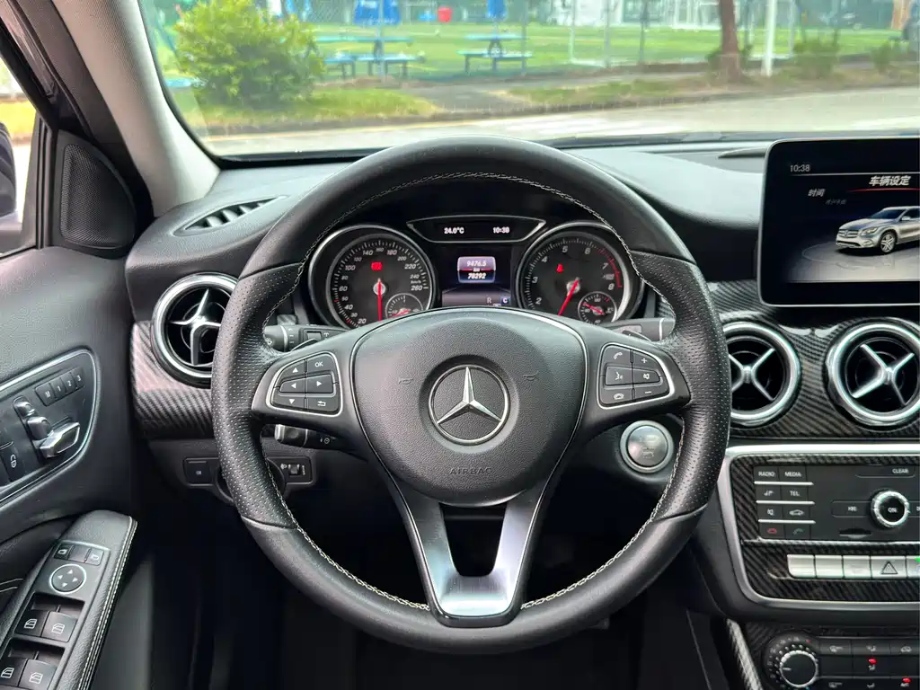 Mercedes-Benz GLA 2018 — фото 16