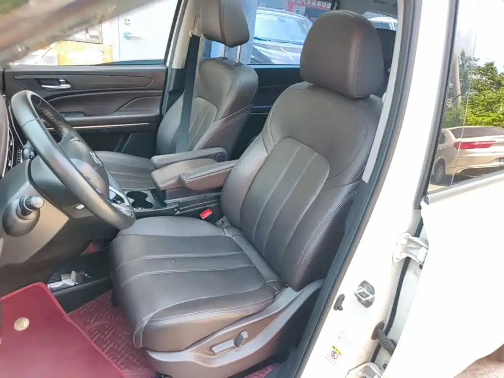 GAC Trumpchi M6 2020 — фото 15
