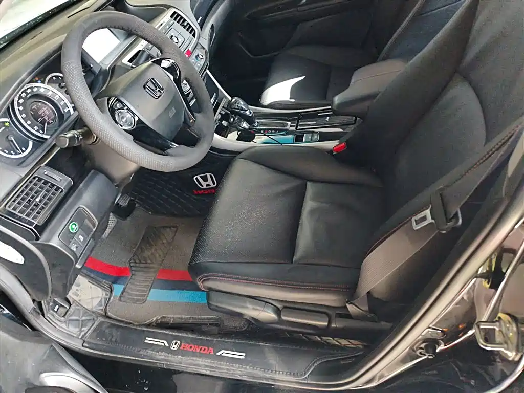 Honda Accord 2017 — фото 15