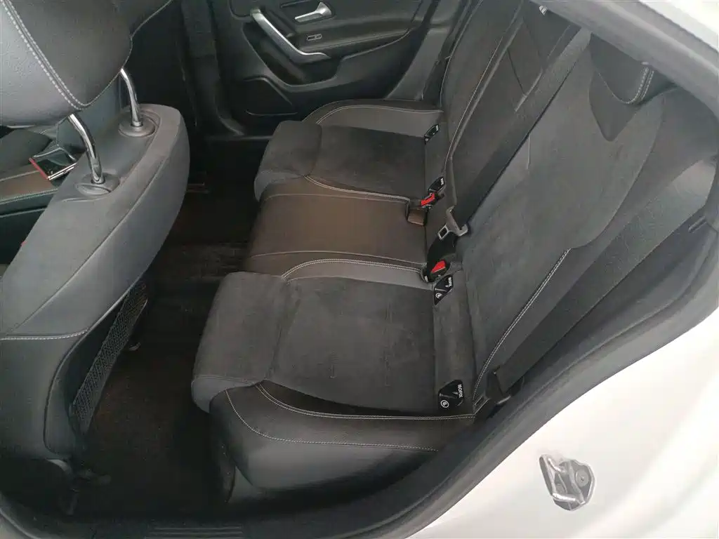 Mercedes-Benz A-Class 2023 — фото 13