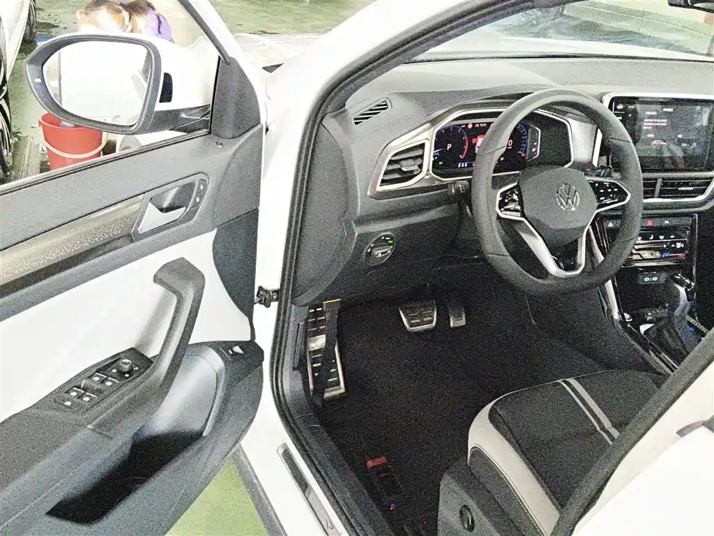 Volkswagen T-Roc 2025 — фото 12