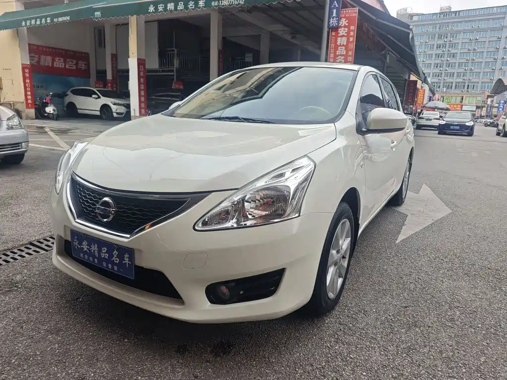 Nissan Tiida 2012