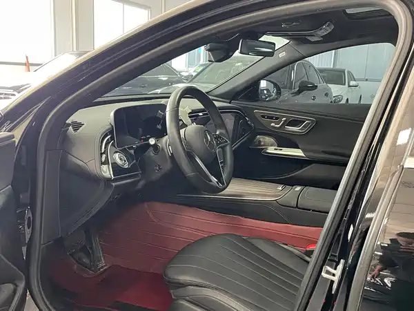 Mercedes-Benz E-Class 2025