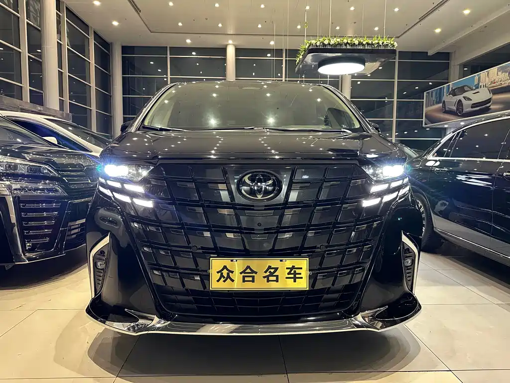 Toyota Alphard 2024 — фото 2