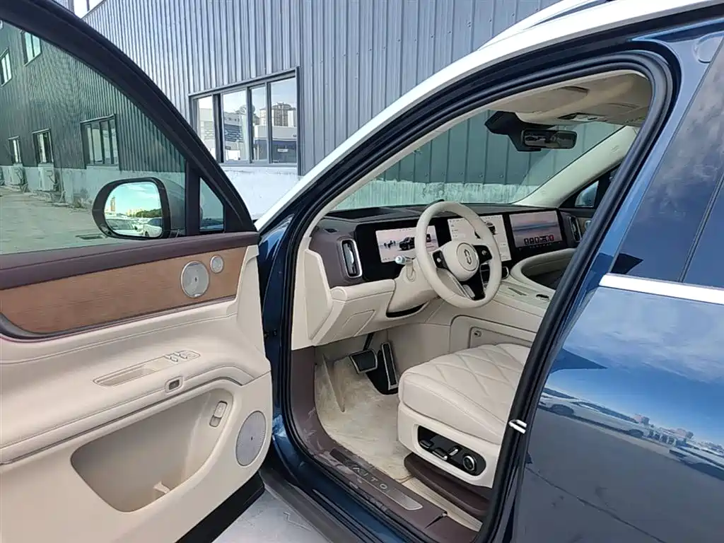 AITO M9 2025 — фото 16