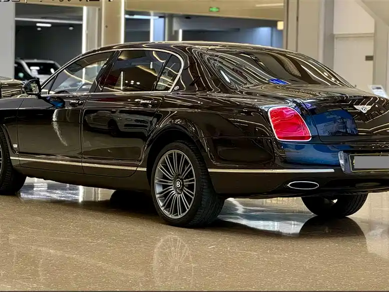 Bentley Flying Spur 2011 — фото 29
