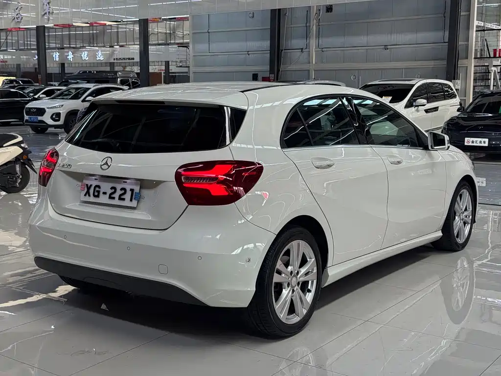 Mercedes-Benz A-Class 2017 — фото 9