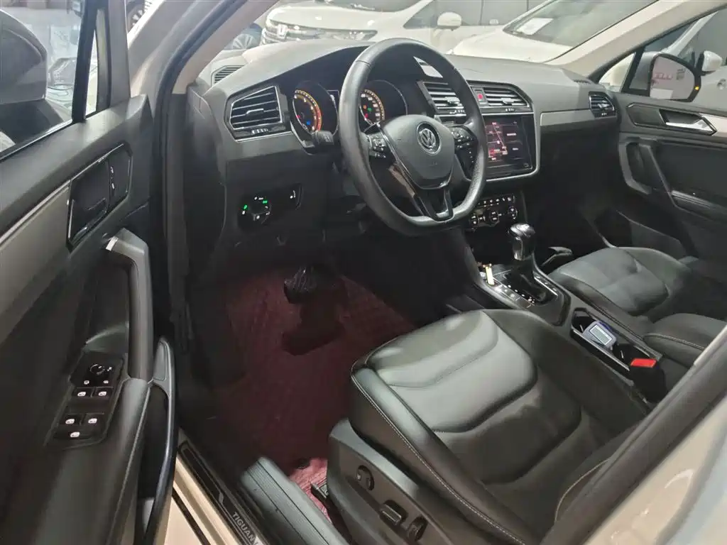 Volkswagen Tiguan L 2020 — фото 16