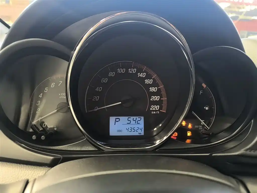 Toyota Yaris L 2021 — фото 12