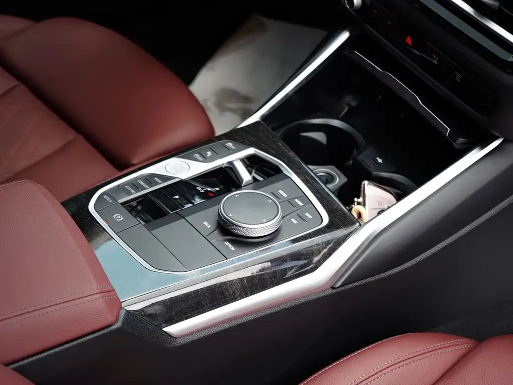 BMW 3 Series 2024 — фото 14