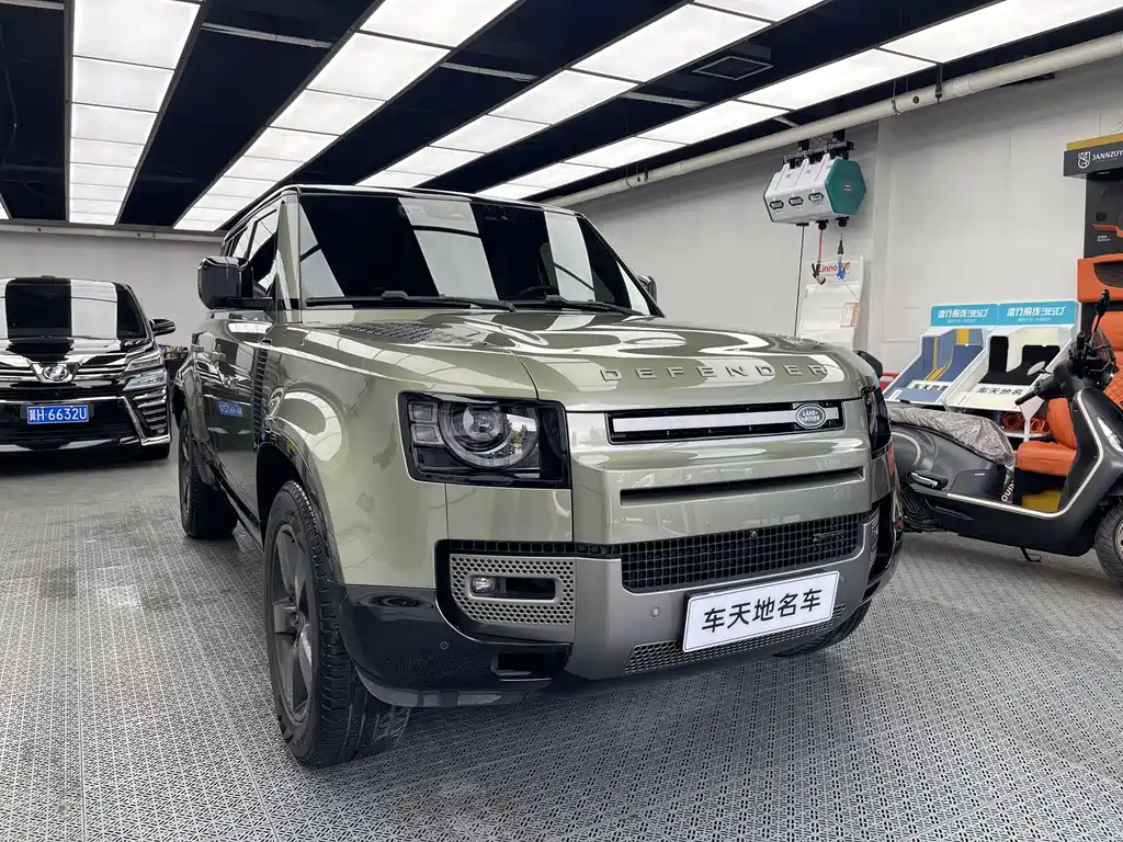 Land Rover Defender 2023 — фото 2
