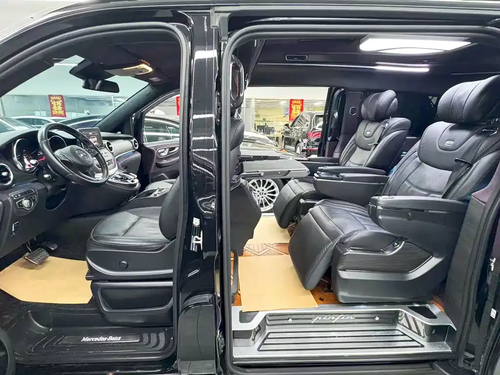 Mercedes-Benz V-Class 2019 — фото 8