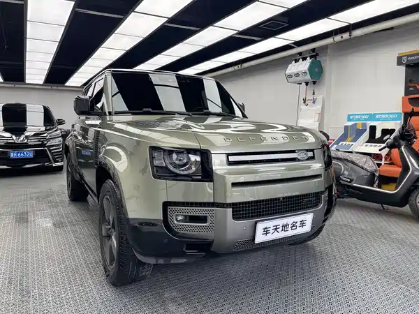 Land Rover Defender 2023