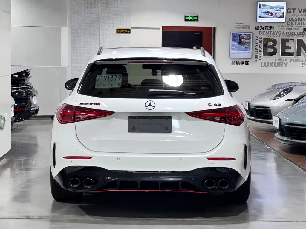 Mercedes-Benz C-Class AMG 2023 — фото 3