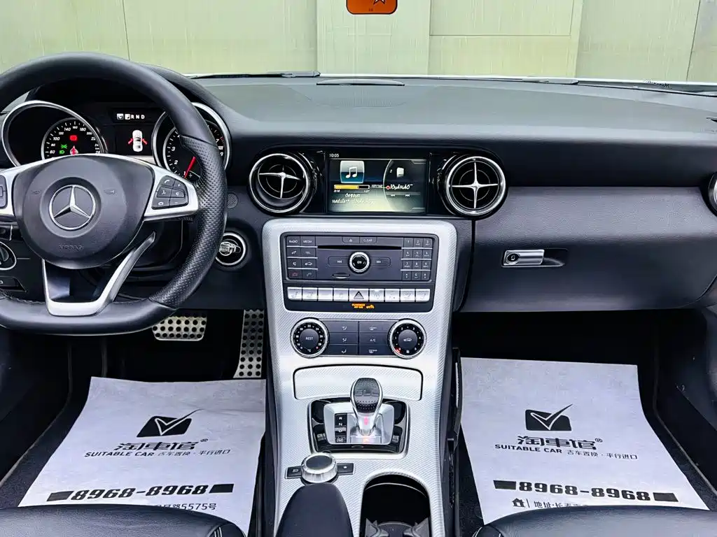 Mercedes-Benz SLC 2017 — фото 12