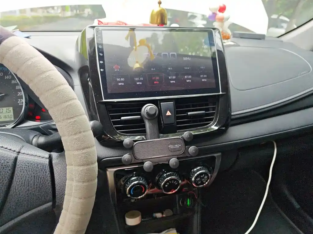 Toyota Yaris L 2016 — фото 9