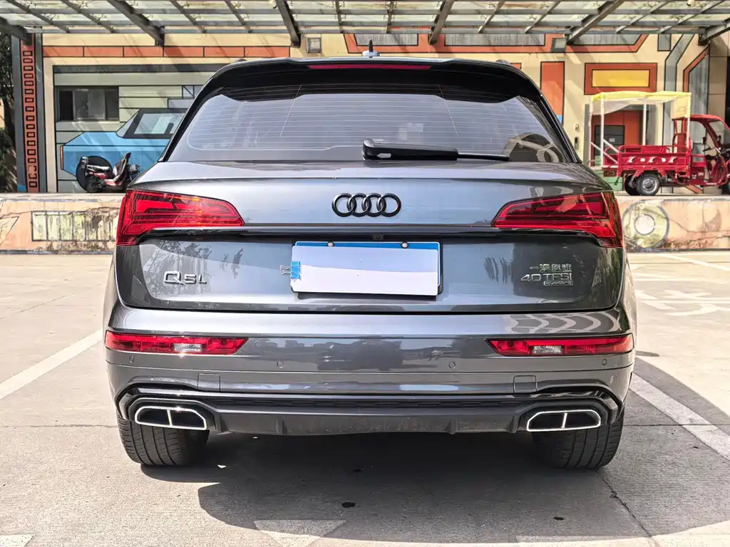 Audi Q5L 2022 — фото 14