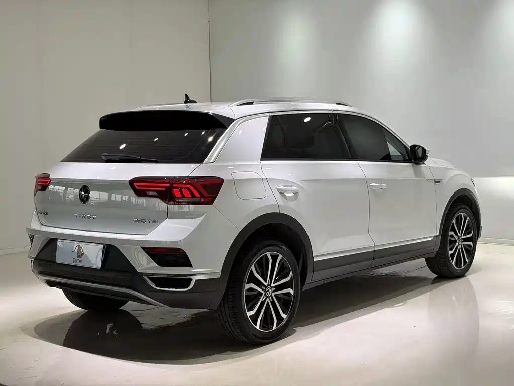 Volkswagen T-Roc 2023 — фото 6