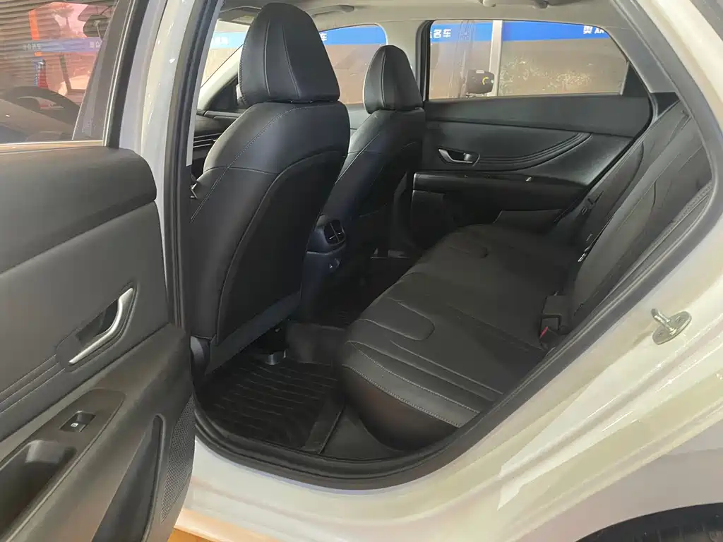 Hyundai Elantra 2023