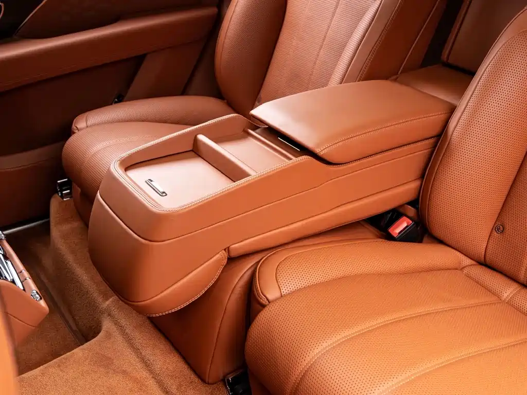 Bentley Bentayga 2023 — фото 17