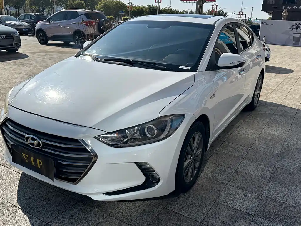 Hyundai Elantra 2017 — фото 3