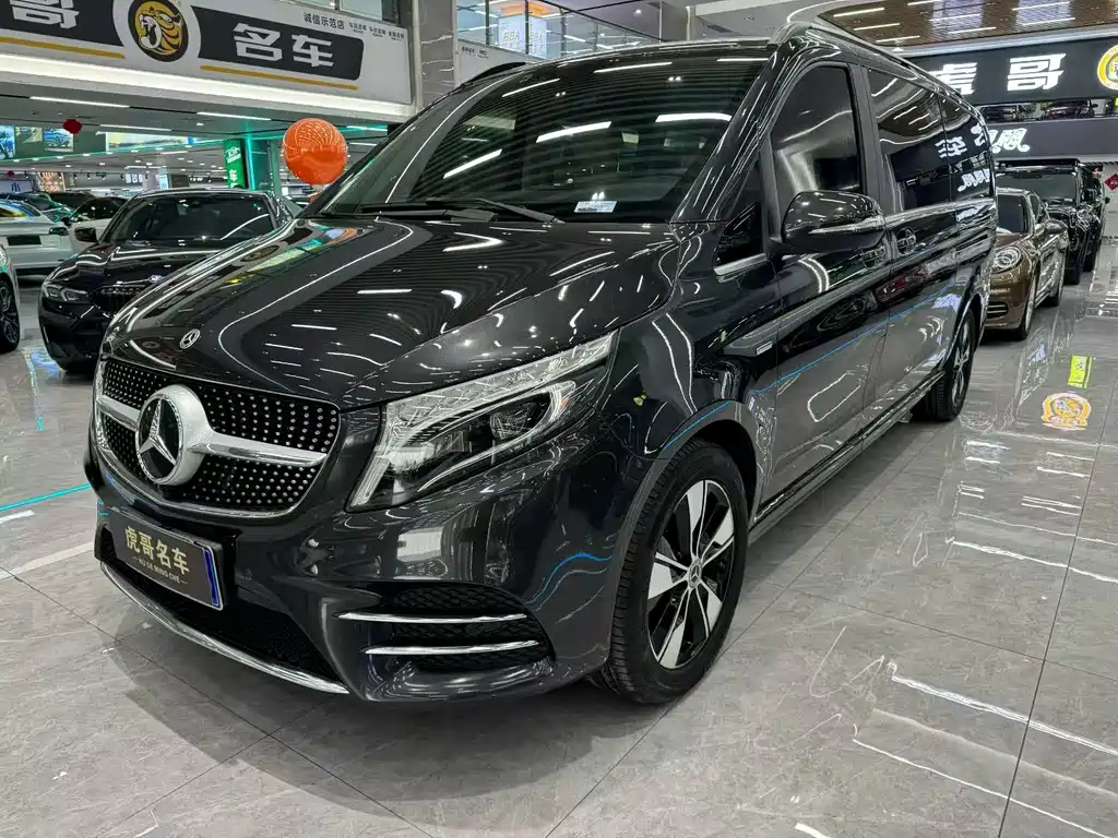 Mercedes-Benz V-Class 2022 — фото 1