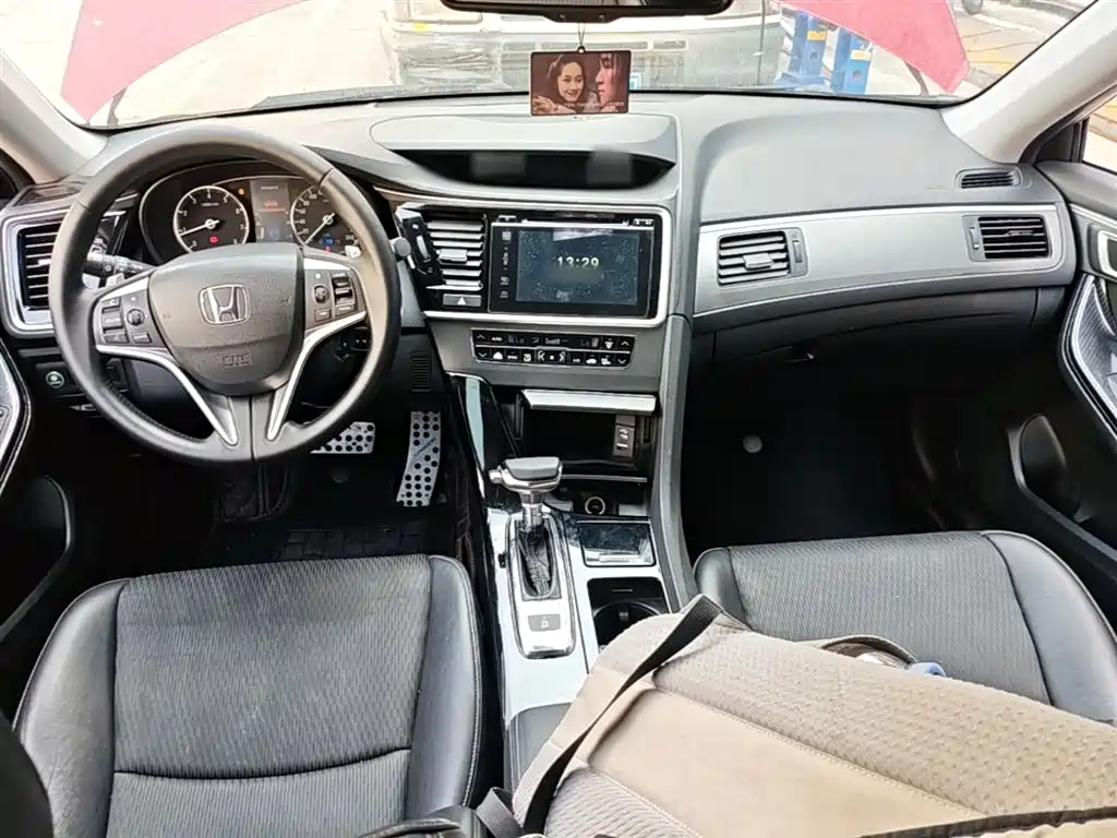 Honda Spirior 2015 — фото 10
