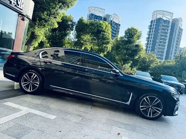 BMW 7 Series 2021