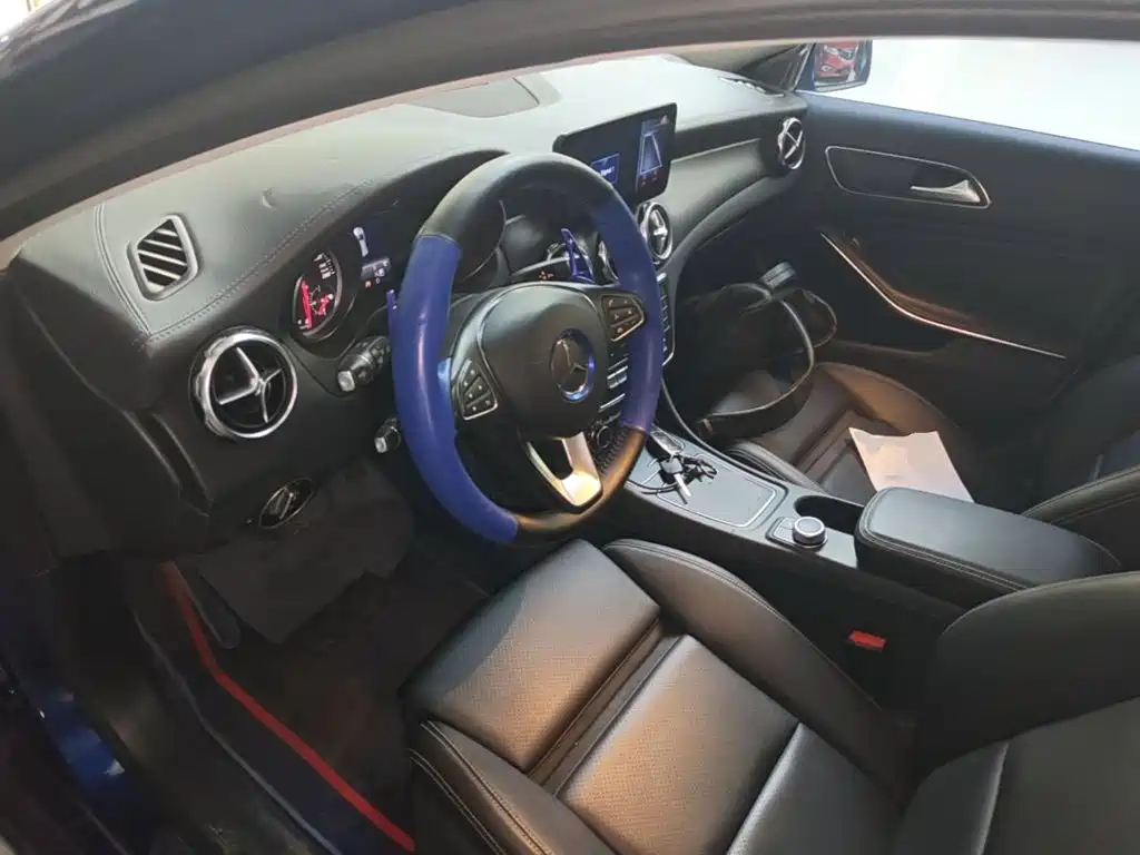 Mercedes-Benz GLA 2018 — фото 16