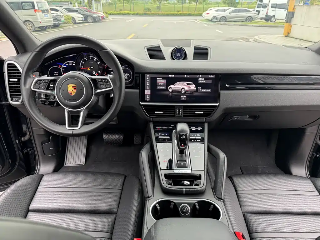 Porsche Cayenne 2020 — фото 18