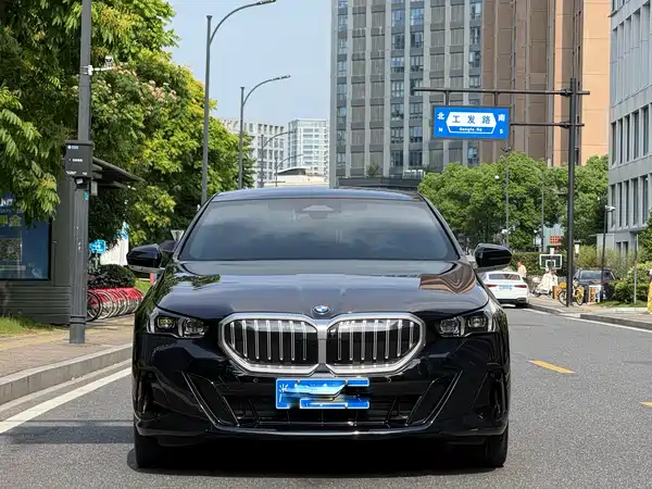 BMW 5 Series 2025