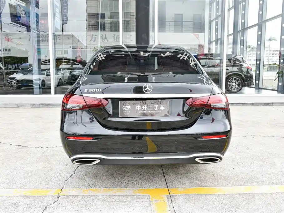 Mercedes-Benz E-Class 2023 — фото 10