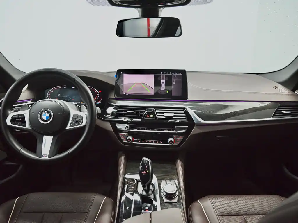 BMW 5 Series 2022 — фото 9