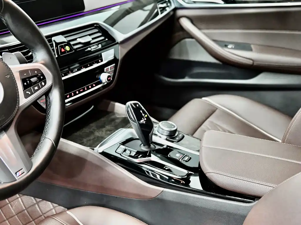 BMW 5 Series 2022 — фото 17