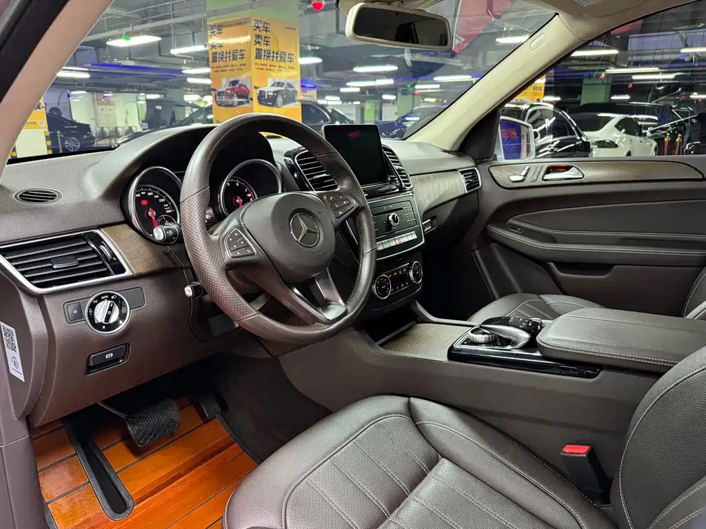 Mercedes-Benz GLE 2016 — фото 16