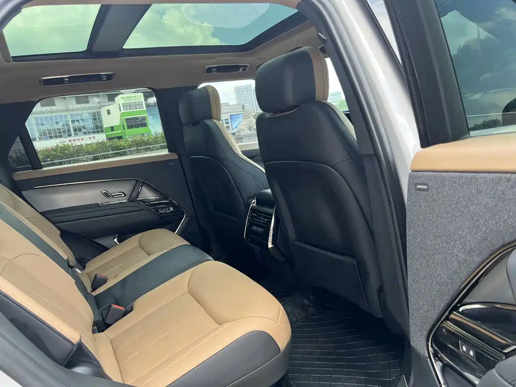 Land Rover Range Rover Sport 2023 — фото 12