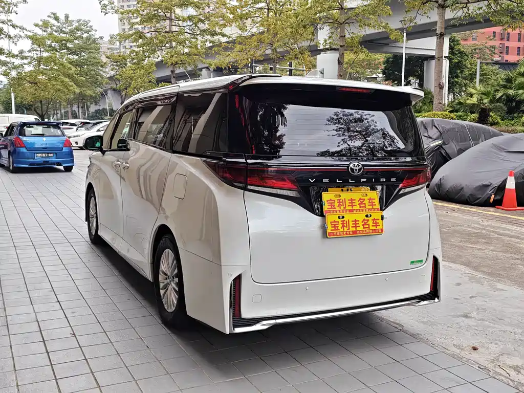 Toyota Vellfire 2025 — фото 7