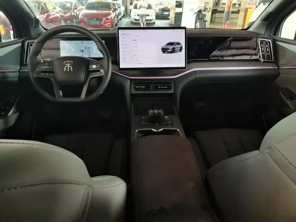 BYD Song L DM-i 2025 — фото 10