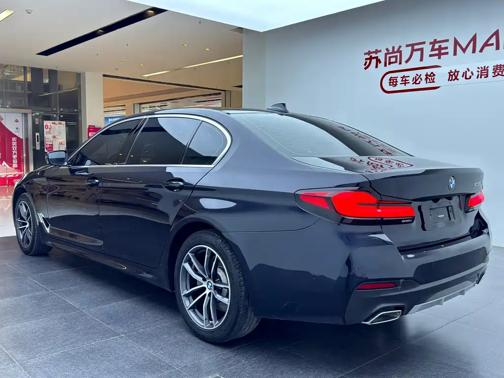 BMW 5 Series 2021 — фото 16