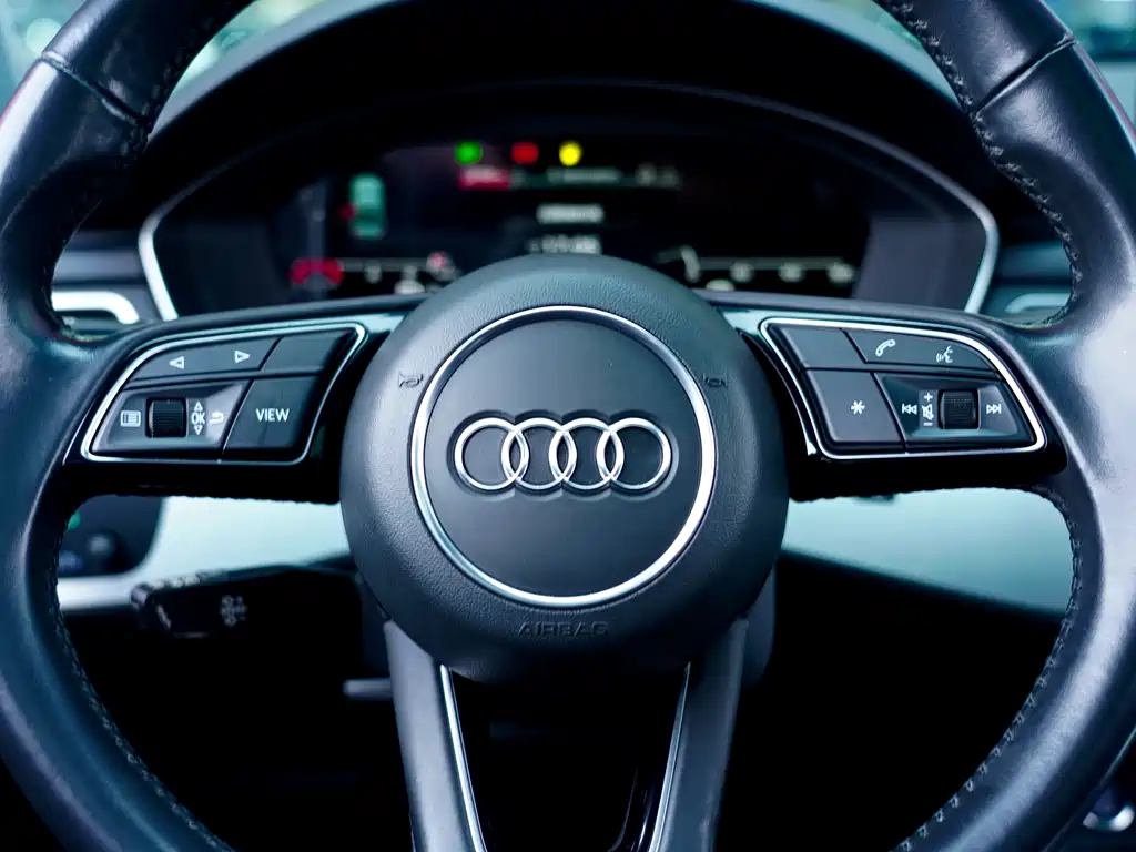 Audi A4L 2022 — фото 15
