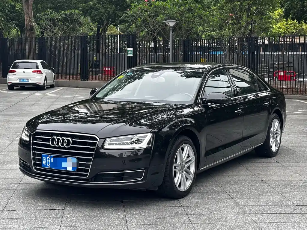 Audi A8 2016 — фото 1